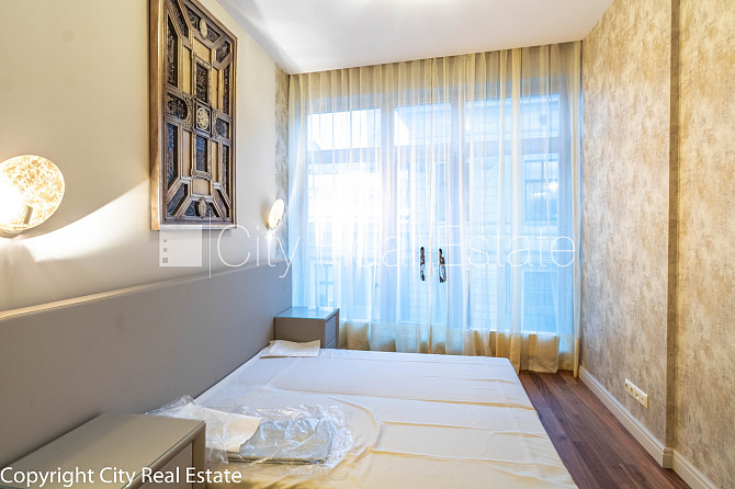 Новостройка, фасадный дом, закрытый двор, вход со двора, лифт, балкон 1,8 м2, терасса Рига - изображение 7