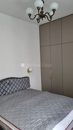 Здание во дворе, закрытый двор, количество спален 2 шт., студио, кухня объединена с Рига - изображение 5