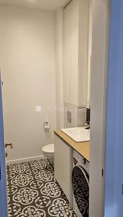 Здание во дворе, закрытый двор, количество спален 2 шт., студио, кухня объединена с Рига - изображение 10