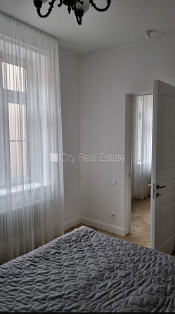 Здание во дворе, закрытый двор, количество спален 2 шт., студио, кухня объединена с Рига - изображение 6