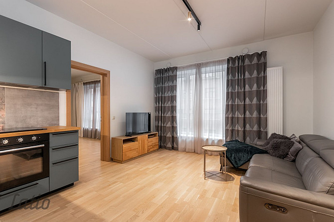 Pārdod plašu, kvalitatīvi mēbelētu 2 istabu dzīvokli jaunā projektā Miera ielā 103! Rīga - foto 3