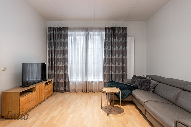 Pārdod plašu, kvalitatīvi mēbelētu 2 istabu dzīvokli jaunā projektā Miera ielā 103! Rīga - foto 5