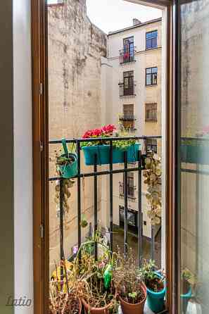 Pārdošanā 3 istabu dzīvoklis Rīgas centrā ar ērtu un pārdomātu plānojumu.
Dzīvoklī ir:
- plaša dzīvo Rīga