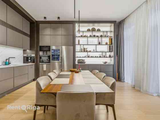 Pārdod 2 stāvīgu penthausa tipa dzīvokli!  Ekskluzīvs dzīvoklis, kas atrodas ēkas 3. un 4. stāvā ar  Jūrmala