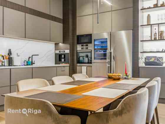 Pārdod 2 stāvīgu penthausa tipa dzīvokli!  Ekskluzīvs dzīvoklis, kas atrodas ēkas 3. un 4. stāvā ar  Jūrmala