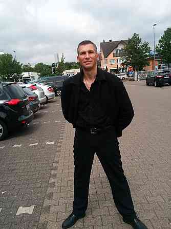 Профессиональный повар с большим опытом шеф-повара ищет постоянную работу. Работал во многих... Рига