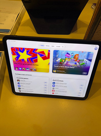 IPad Pro M4 13″ 256 GB
Продаю iPad Pro на чипе M4, версия 13 дюймов, 256 GB.
Планшет в абсолютно... Rīga - foto 1