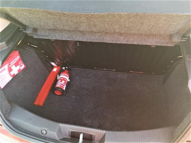 Labā stāvoklī, nomainīta eļļa, filtri, amortizatori, zobsiksna, ģenerators... lūdzu rakstiet. Rīga - foto 8