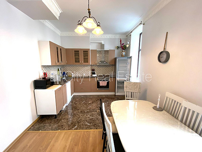 Jaunceltne, fasādes māja, slēgts pagalms, ieeja no pagalma, ir lifts, balkons 1,8 m2, terase Rīga - foto 12