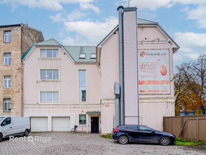 Telpas renovētā fasādes ēkā ar autostāvvietu.  Veikals: Kopā 53,4 kvm - 7 eur/m2 - Rīga - foto 8