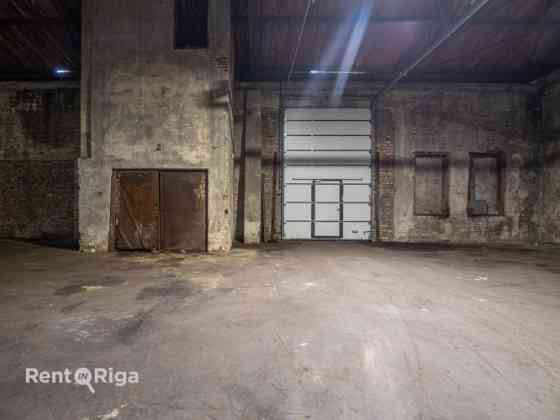 Складские помещения в долгосрочную аренду  720 м, рядом с центром Риги Rīga