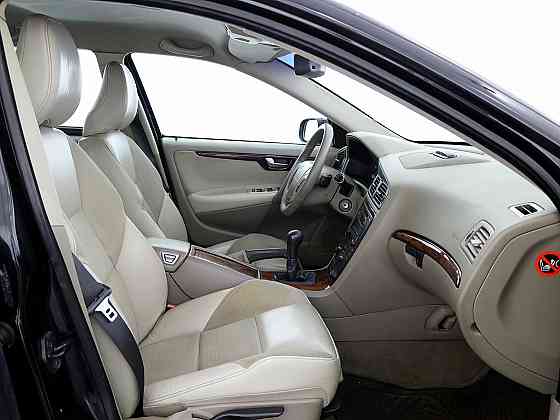 Volvo V70 Summum Facelift 2.4 D5 136kW Tallina