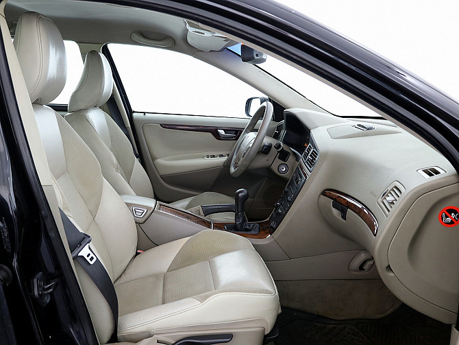 Volvo V70 Summum Facelift 2.4 D5 136kW Tallina - foto 6