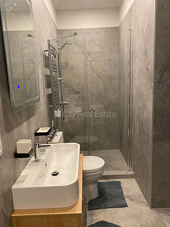 Fasādes māja, slēgts pagalms, vieta automašīnai, ieeja no ielas, logi vērsti uz pagalma pusi, Rīga - foto 17