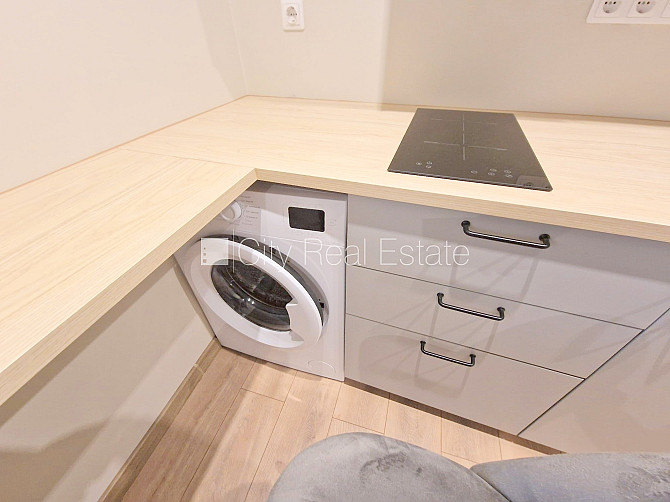 Jaunceltne, labiekārtots apzaļumots pagalms, garāža vienai automašīnai, ir lifts, balkons, Rīga - foto 13