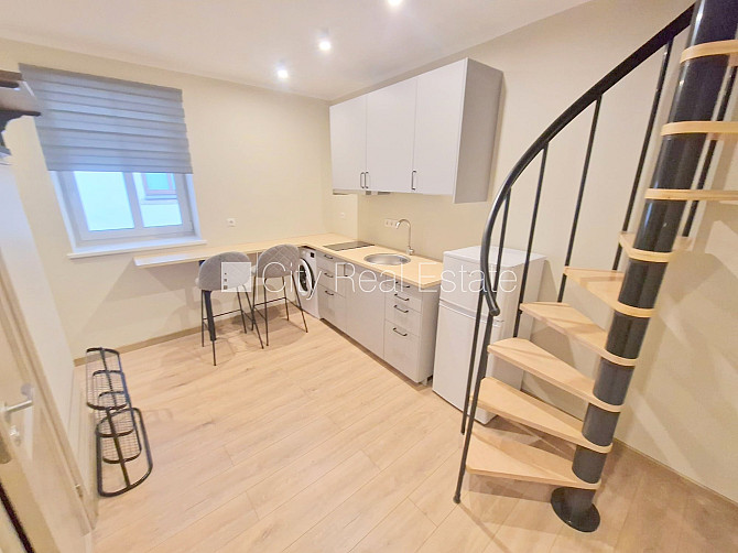 Jaunceltne, labiekārtots apzaļumots pagalms, garāža vienai automašīnai, ir lifts, balkons, Rīga - foto 10