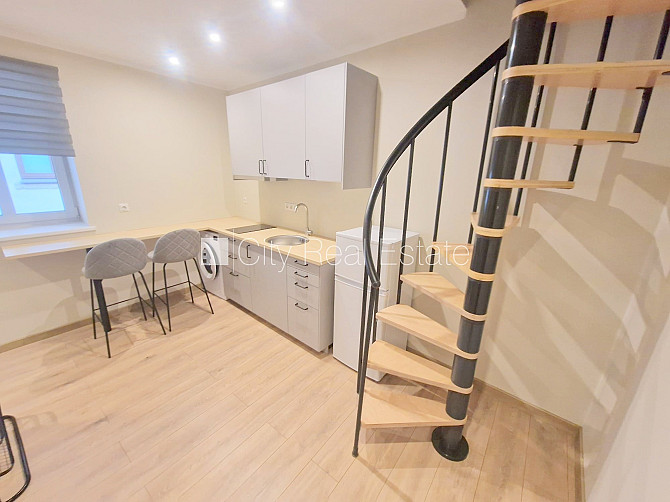 Jaunceltne, labiekārtots apzaļumots pagalms, garāža vienai automašīnai, ir lifts, balkons, Rīga - foto 14