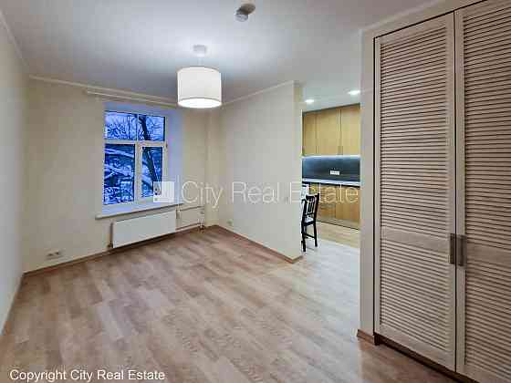 Здание во дворе, закрытый двор, вход со двора, лестничная клетка после Rīga