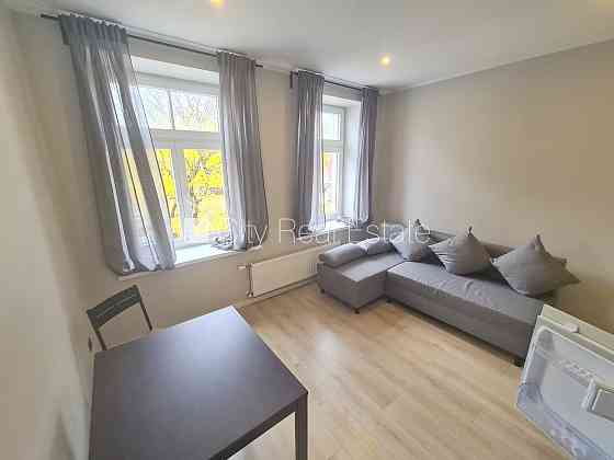 Фасадный дом, реновированный дом, закрытый двор, вход с улицы и со двора, Rīga