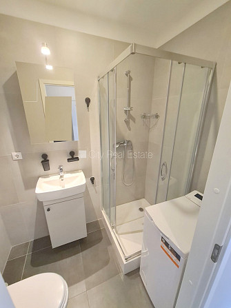 Fasādes māja, renovēta māja, slēgts pagalms, ieeja no ielas un pagalma, kāpņu telpa pēc Rīga - foto 9