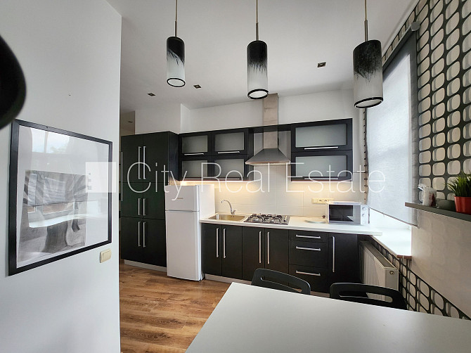 Pagalma māja, slēgta teritorija, ieeja no pagalma, guļamistabu skaits 1 gab., studio tipa, Rīga - foto 6