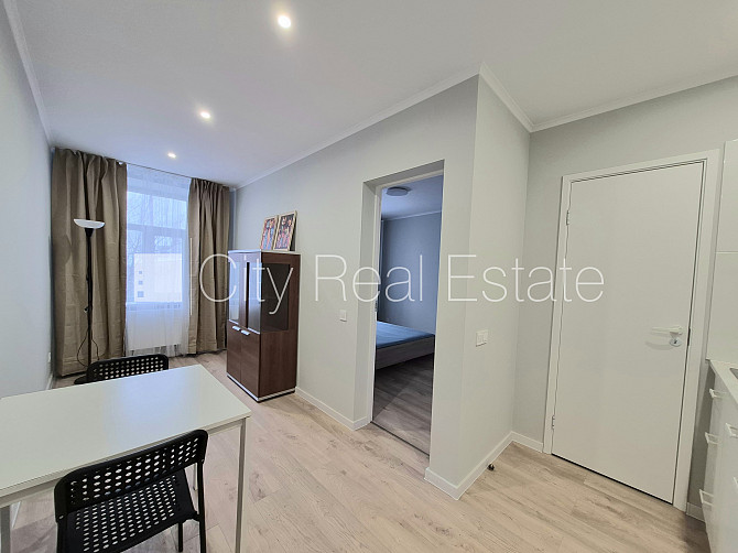 Pagalma ēka, slēgts pagalms, iespēja nomāt autostāvvietu, ieeja no pagalma, kāpņu telpa pēc Rīga - foto 14