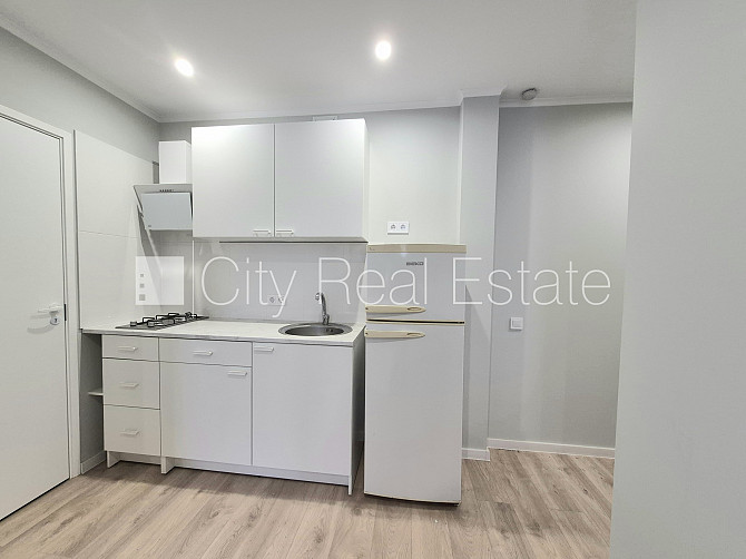 Pagalma ēka, slēgts pagalms, iespēja nomāt autostāvvietu, ieeja no pagalma, kāpņu telpa pēc Rīga - foto 16