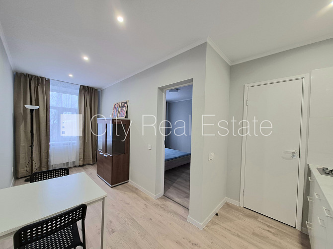 Pagalma ēka, slēgts pagalms, iespēja nomāt autostāvvietu, ieeja no pagalma, kāpņu telpa pēc Rīga - foto 13