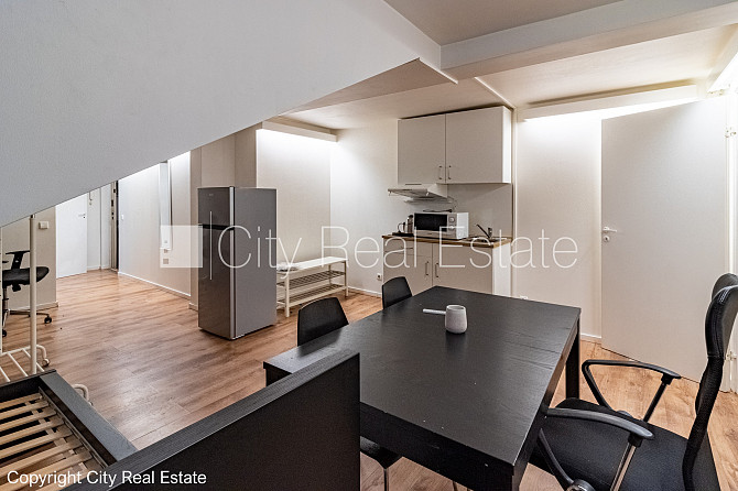 Fasādes māja, labiekārtota apzaļumota teritorija, mansards, viena istaba izolēta, viena istaba Rīga - foto 16