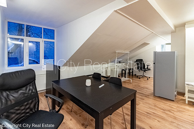 Fasādes māja, labiekārtota apzaļumota teritorija, mansards, viena istaba izolēta, viena istaba Rīga - foto 15