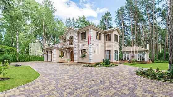 Новостройка, благоустроенная озеленённая территория, подъездная дорога покрыта Jūrmala