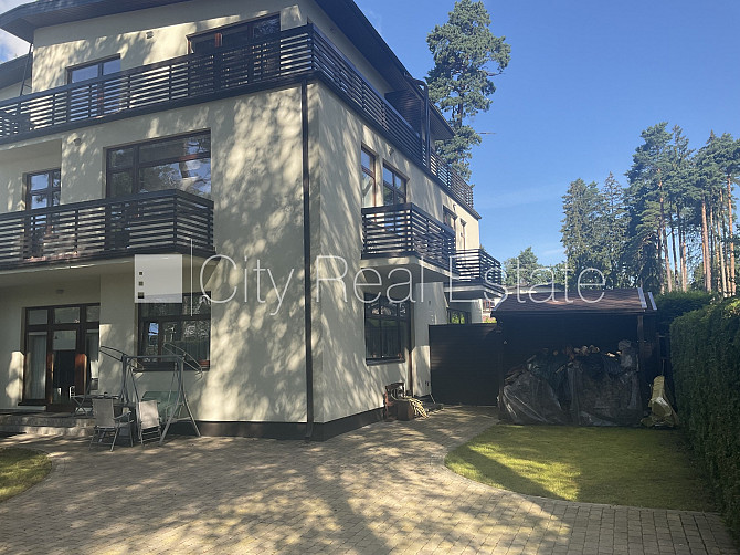 Фасадный дом, реновированный дом, вход с улицы, лифт, лестничная клетка после Рига - изображение 2