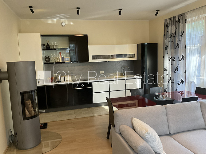 Фасадный дом, реновированный дом, вход с улицы, лифт, лестничная клетка после Рига - изображение 8