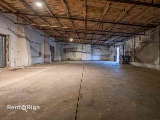 Складские помещения в долгосрочную аренду  300 м, рядом с центром Риги Rīga
