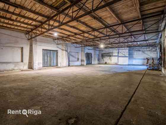 Складские помещения в долгосрочную аренду  300 м, рядом с центром Риги Rīga