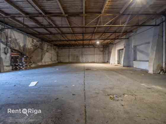 Складские помещения в долгосрочную аренду  300 м, рядом с центром Риги Rīga