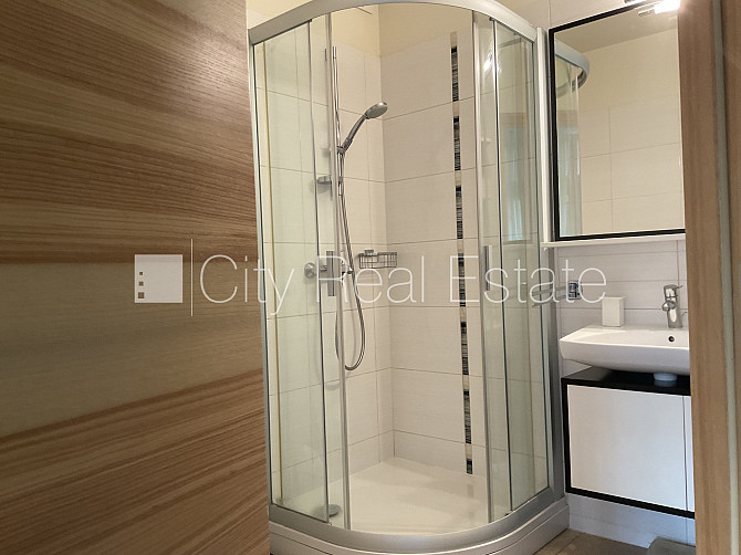 Dzīvokļu skaits ēkā  4 gab., keramzīta bloku sienas 0,42 cm, zaļā teritorija, slēgts Jūrmala - foto 5