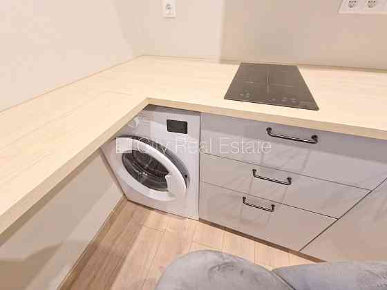 Частный дом, дом во дворе, реновированный дом, охраняемый двор, вход со двора, окна Rīga