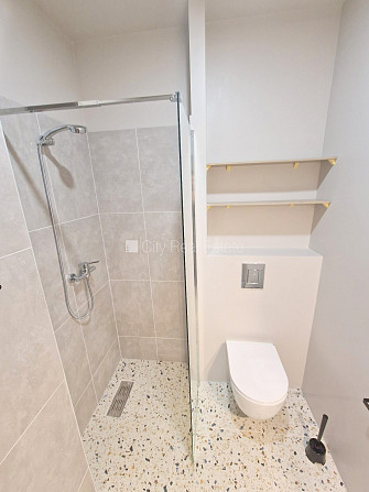 Privātmāja, pagalma māja, renovēta māja, apsargāts pagalms, ieeja no pagalma, logi vērsti uz Rīga - foto 18