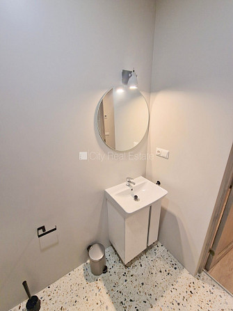 Privātmāja, pagalma māja, renovēta māja, apsargāts pagalms, ieeja no pagalma, logi vērsti uz Rīga - foto 19