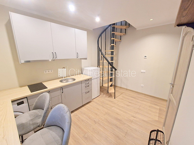 Privātmāja, pagalma māja, renovēta māja, apsargāts pagalms, ieeja no pagalma, logi vērsti uz Rīga - foto 2