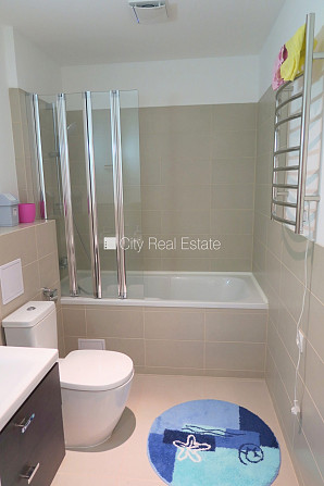 Jaunceltne, fasādes māja, labiekārtots apzaļumots pagalms, slēgts pagalms, iespēja nomāt Rīga - foto 7