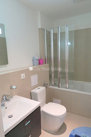 Jaunceltne, fasādes māja, labiekārtots apzaļumots pagalms, slēgts pagalms, iespēja nomāt Rīga - foto 8