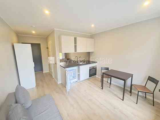 Фасадный дом, реновированный дом, закрытый двор, вход с улицы и со двора, Rīga