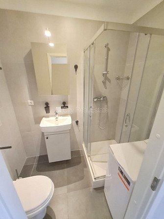 Fasādes māja, renovēta māja, slēgts pagalms, ieeja no ielas un pagalma, kāpņu telpa pēc Rīga - foto 12