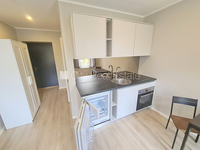 Fasādes māja, renovēta māja, slēgts pagalms, ieeja no ielas un pagalma, kāpņu telpa pēc Rīga - foto 8