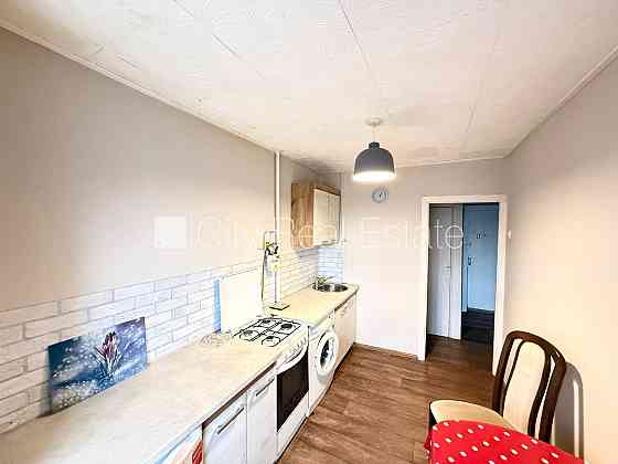 Дом во дворе, благоустроенная озеленённая территория, места для нескольких Rīga