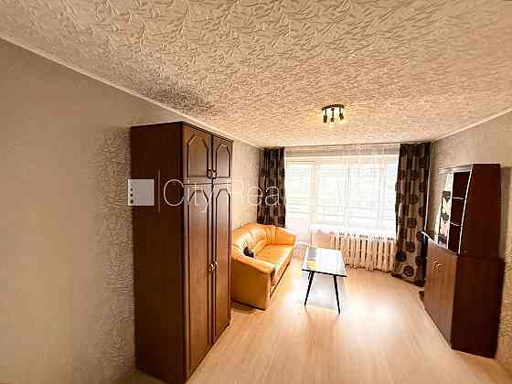 Дом во дворе, благоустроенная озеленённая территория, места для нескольких Rīga