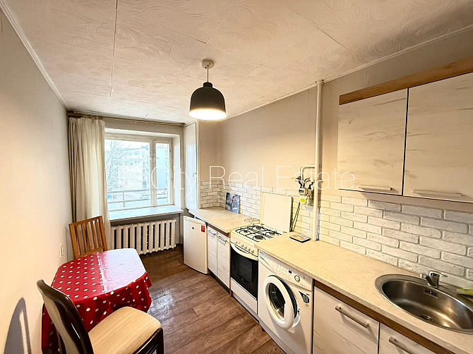 Pagalma māja, labiekārtota apzaļumota teritorija, vieta vairākām automašīnām, ieeja no Rīga - foto 5