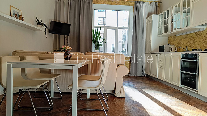 Renovēta māja, slēgts pagalms, ir lifts, istabas izolētas 1 gab., studio tipa, virtuve Rīga - foto 9